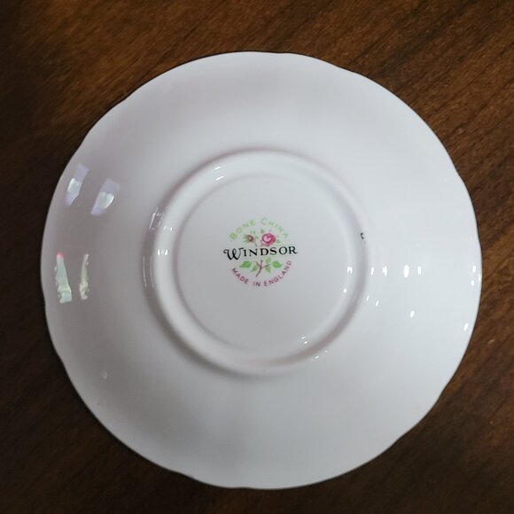 Royal Windsor Teacup And Saucer, Floral, Fine Bone China, Made In England - Picture 3 of 5
